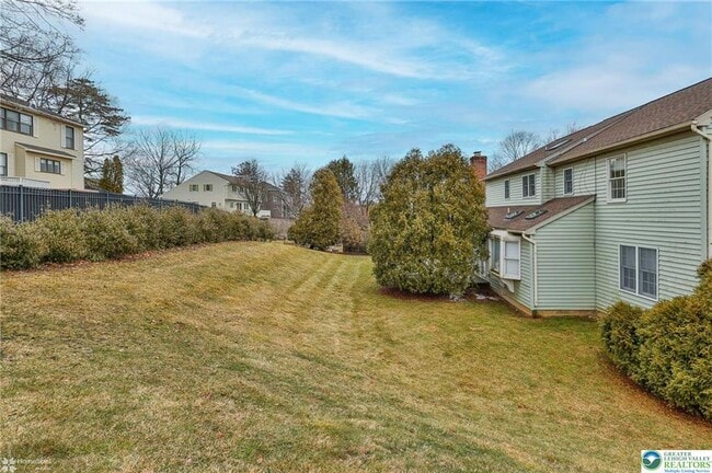 Building Photo - 4059 Wedgewood Rd