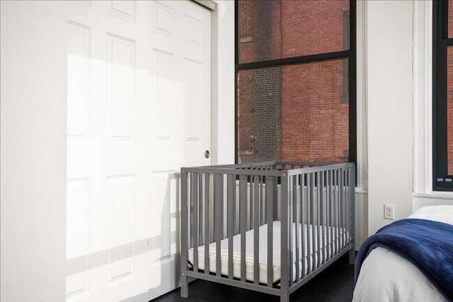 Building Photo - 209 9th St