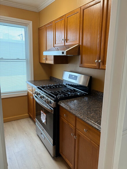 Kitchen Stove - 24 middle st