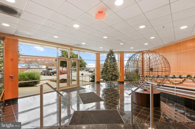 Building Photo - 2772 Lighthouse Point E