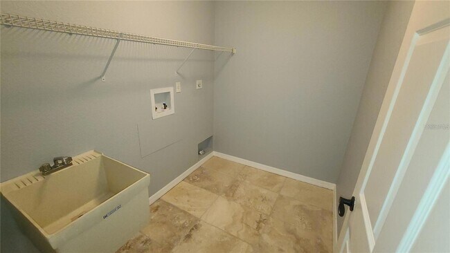 Building Photo - 13 Seaward Cir