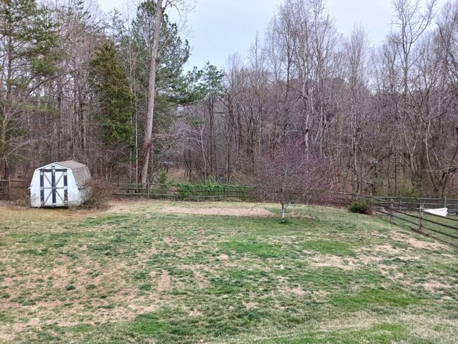 Building Photo - 4 Bedroom Home in Mallard Creek Area