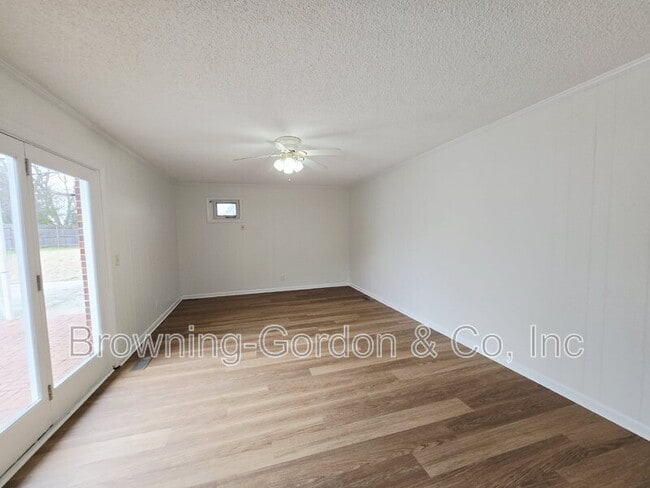 Building Photo - 241 Bonnacroft Dr