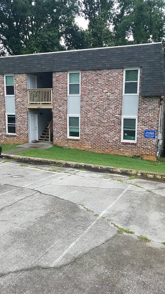 Building Photo - 2817 Colt Dr NE