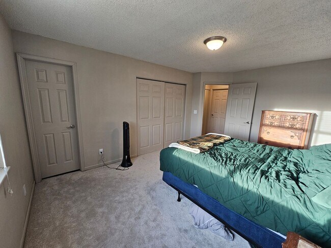 Building Photo - 3 Bed 2 Bath In Fountain Valley Ranch!!
