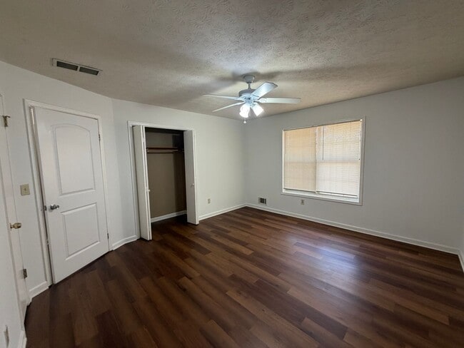 Building Photo - Charming Two-Story Home on a Corner Lot in Jonesboro