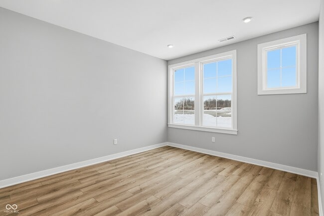 Building Photo - 404 Elite St