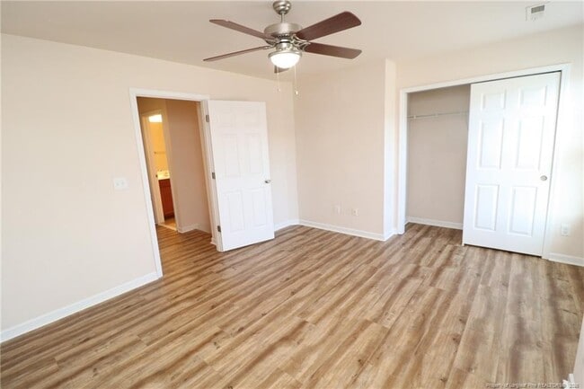 Building Photo - 619 Sealine Dr