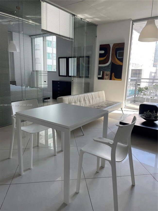 Building Photo - 690 SW 1st Ct