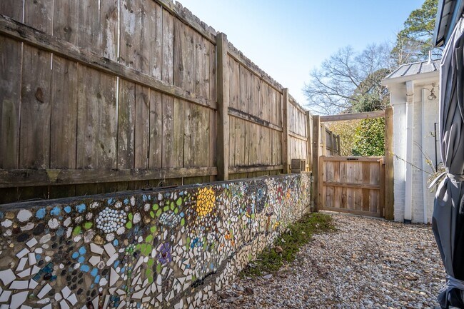 Building Photo - 119 Fortson Cir