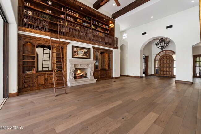 Building Photo - 8515 E Sutton Dr