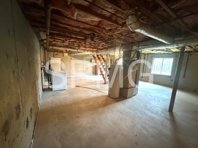Building Photo - 3726 Rolling Hill Ave NW