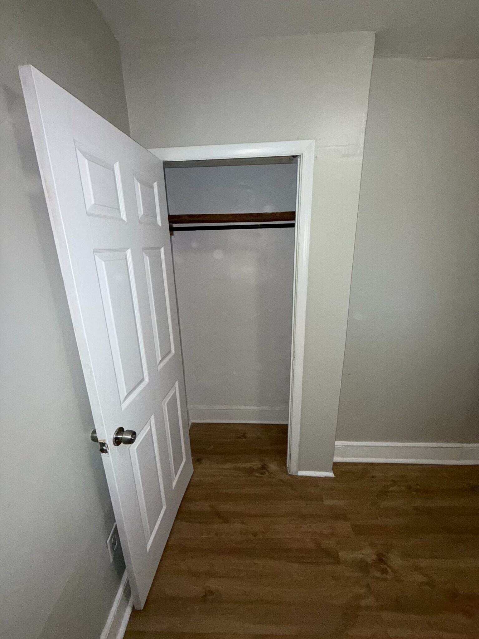 bedroom - 803 N DuPont St