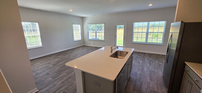 Building Photo - 39 Virgo Dr