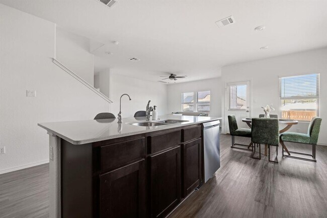 Building Photo - 1428 Chad Dr