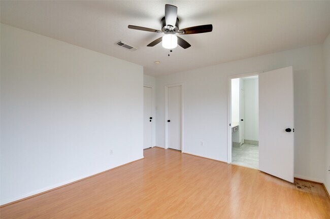 Building Photo - 12807 Ambrose St