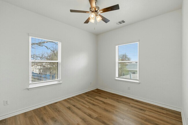 Building Photo - 707 Runnels Ave