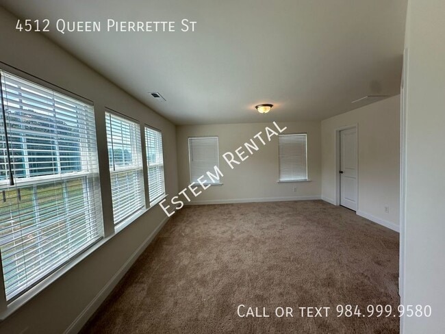 Building Photo - 4512 Queen Pierrette St