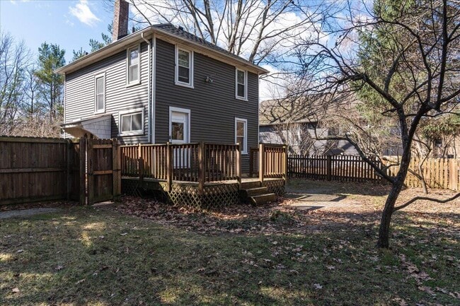 Building Photo - 751 Holmes Rd