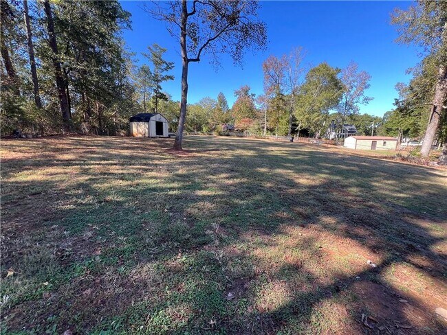 Building Photo - 550 Oglesby Bridge Rd SE