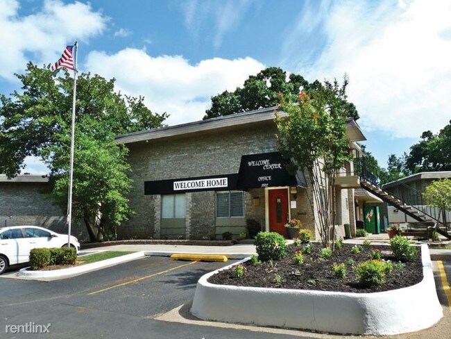 Building Photo - 5522 Woodbrier Dr