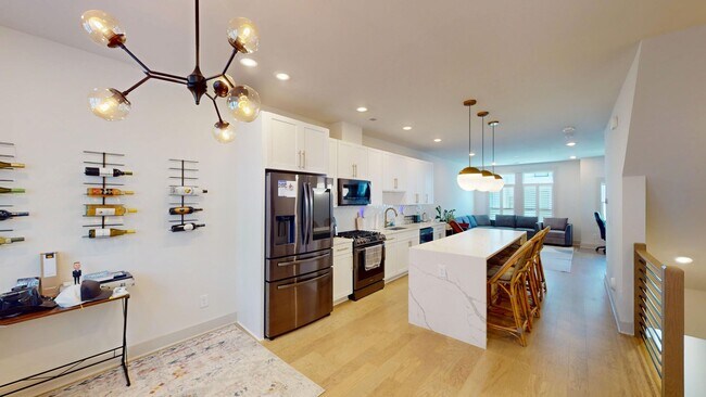 Building Photo - 1025 Wesley Terrace Ave - Elevated townhome living in the heart of Wesley Heights / FreeMoreWest