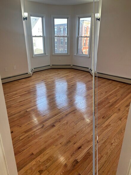 Building Photo - 7 Greenheys St