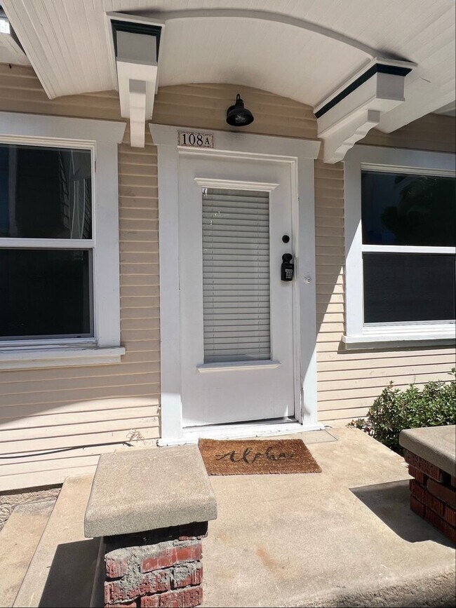 Building Photo - 108 S Guadalupe Ave