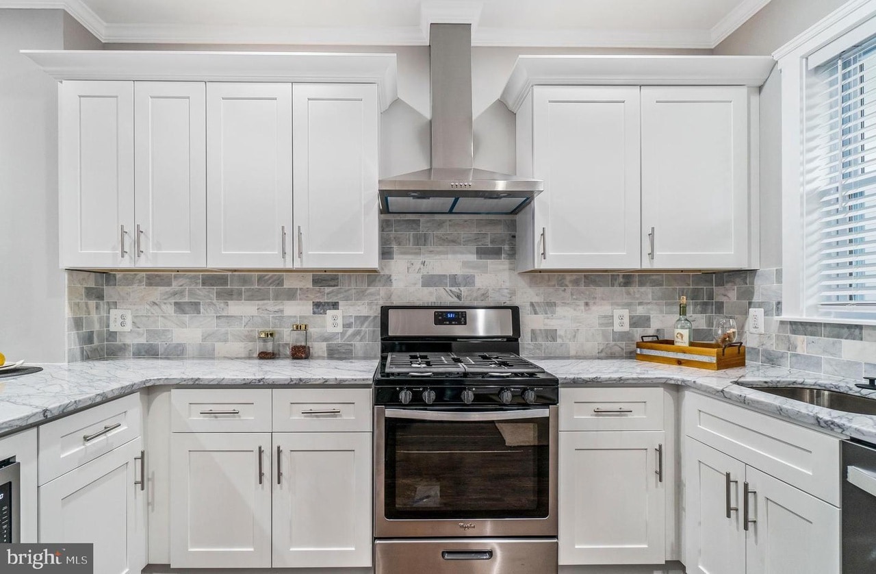 Building Photo - 1530 Covington St