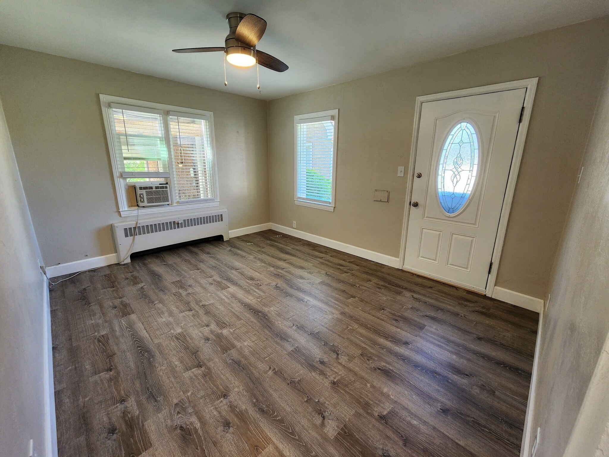 Building Photo - 210 E 4800 S