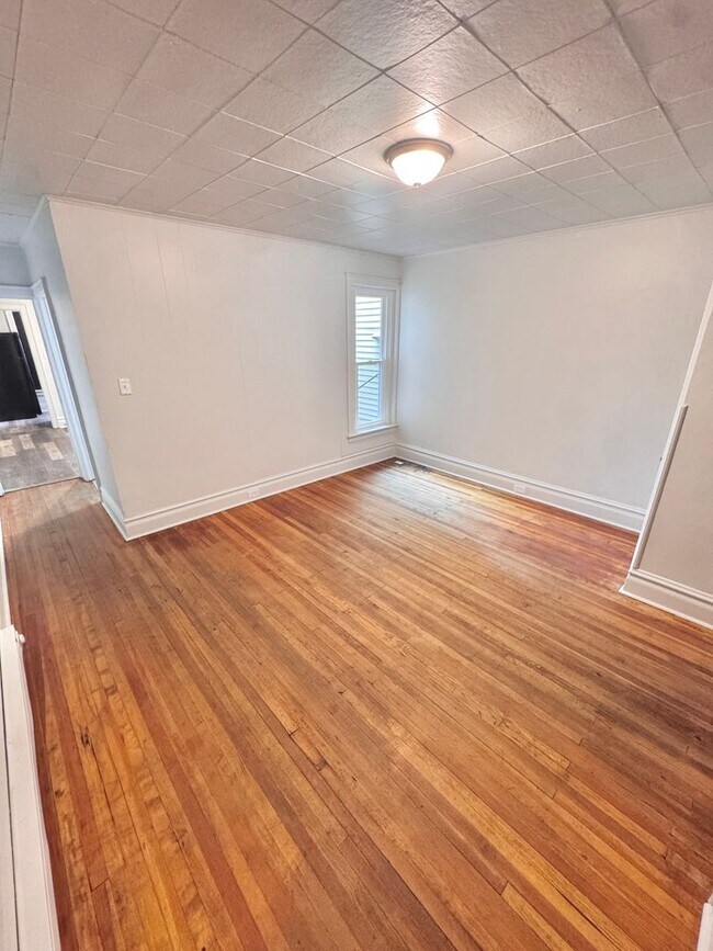 Building Photo - 1049 Tilghman St