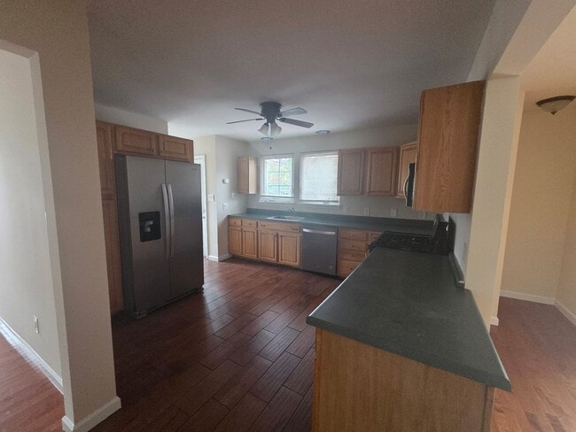 Building Photo - Spacious 5-Bedroom Home for Rent in Goshen...