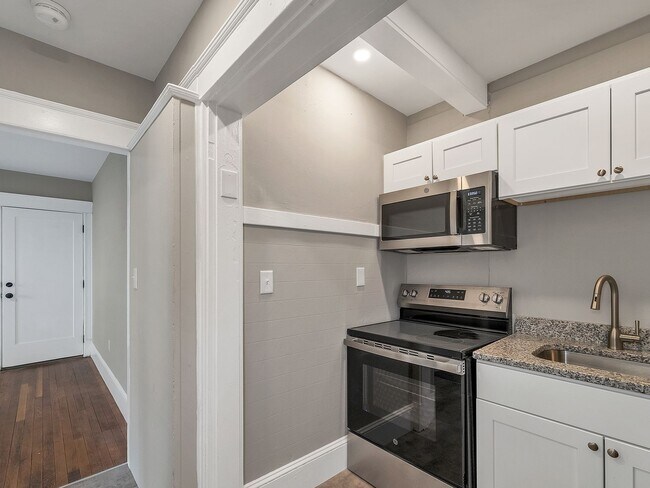 Building Photo - 54 Brook St