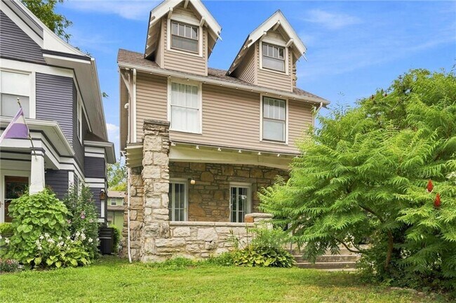 Building Photo - 4200 Mercier St
