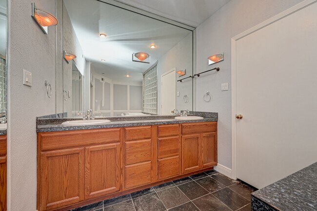 Building Photo - 2555 Bering Dr