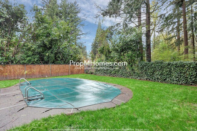 Building Photo - Charming Updated First Addition Cottage!