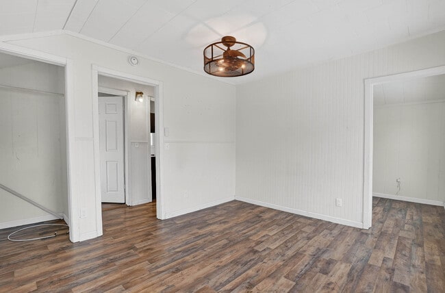 Building Photo - 120 S Main St