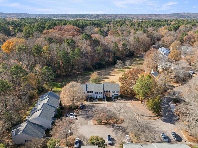 Building Photo - Close to UNC - 2 bedroom available now!