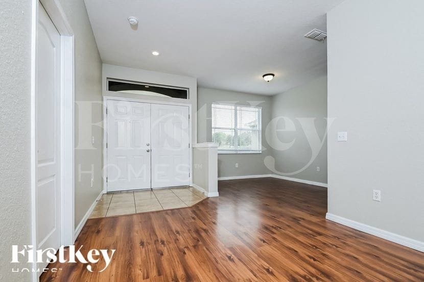 Building Photo - 8314 Greystone Dr