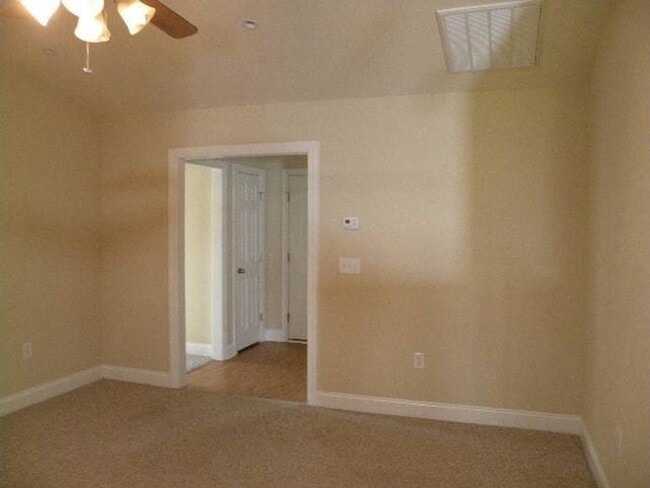 Building Photo - Beautiful Duplex Home near Cherry Point