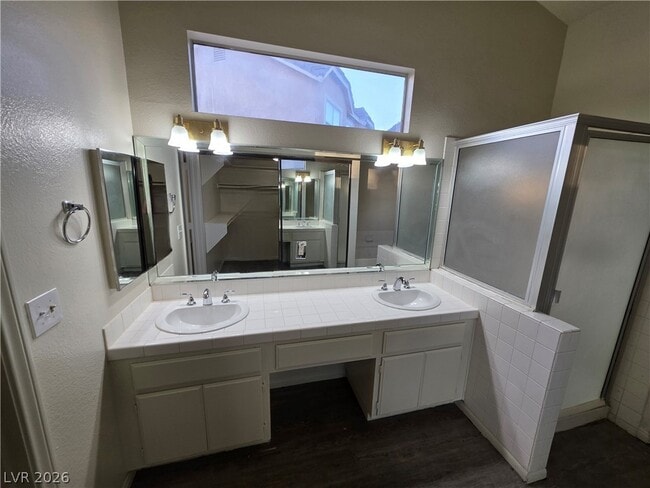 Building Photo - 6561 Avon Ct