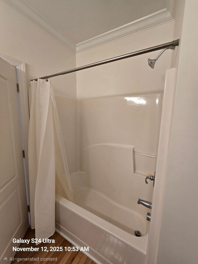 Building Photo - Luxurious Furnished Downtown Condo - 6-18 Month Lease Available!