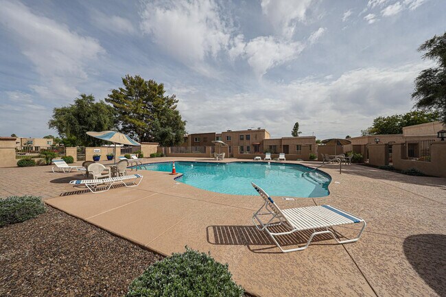 Building Photo - 8372 E Solano Dr