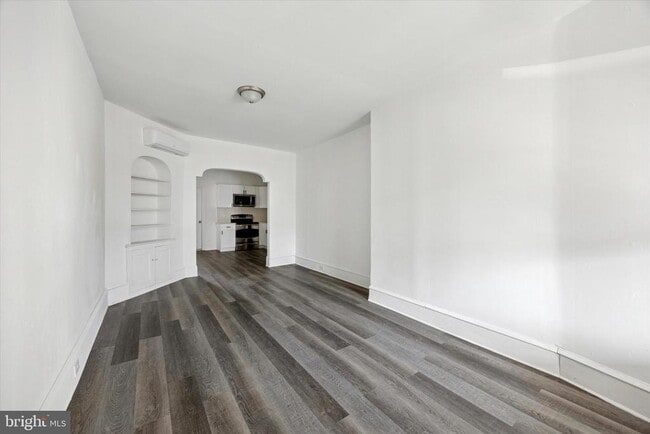 Building Photo - 428 S 56th St