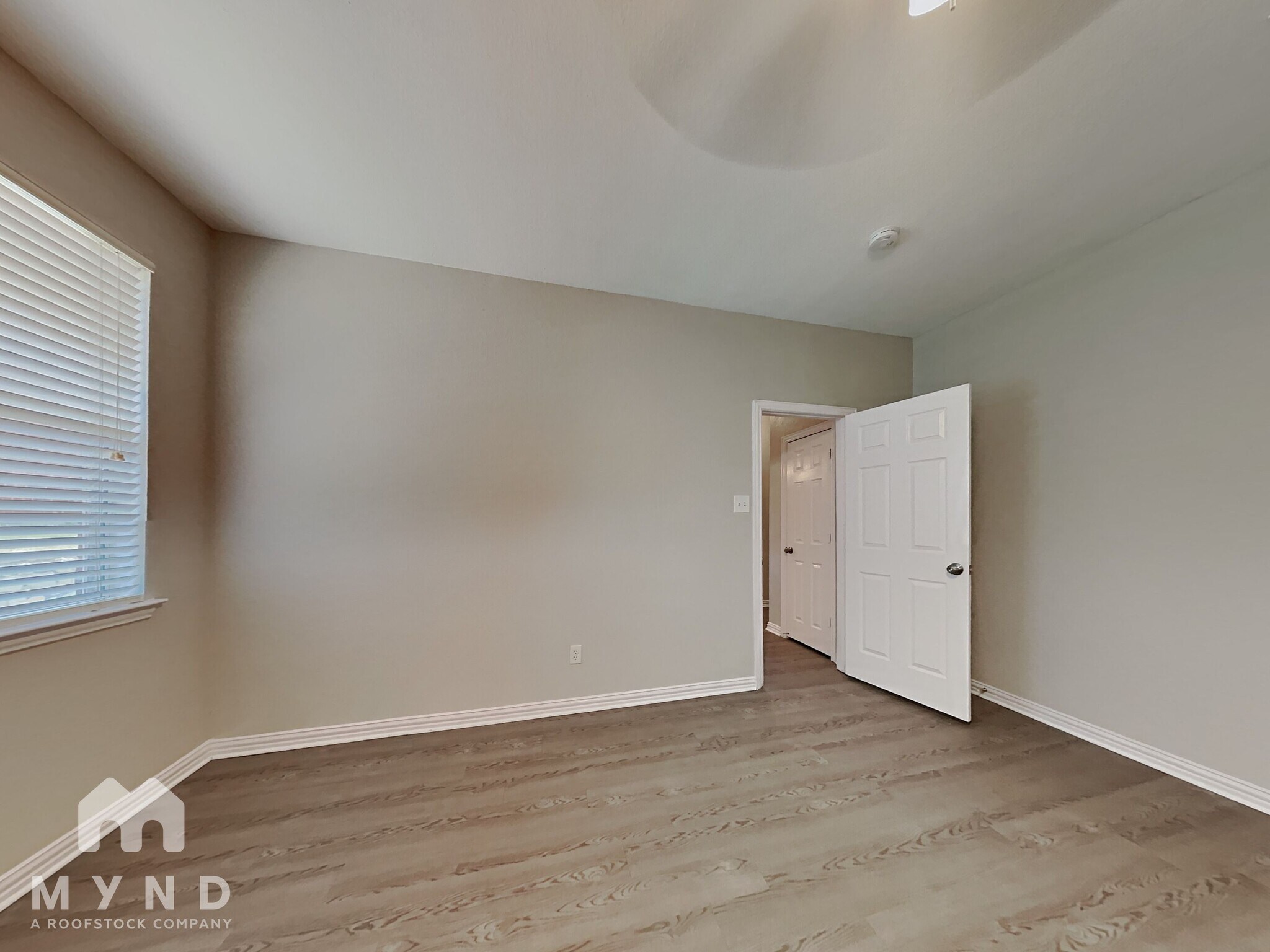 Building Photo - 2213 Creek Side Dr