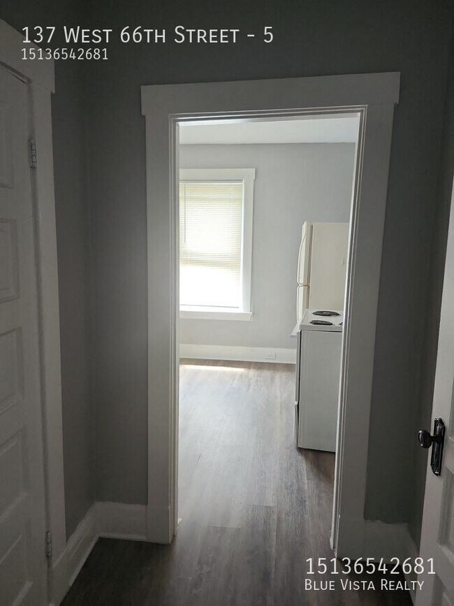 Building Photo - 137 W 66th St