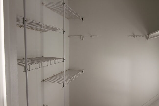 Building Photo - 184 Betty Ct