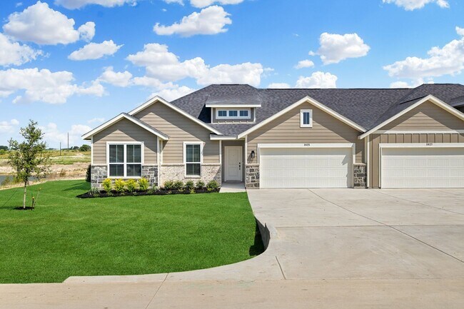 Building Photo - AVAILABLE NOW! EDGEWOOD ESTS DUPLEX LOCATED ON 1-ACRE LOT IN MIDLOTHIAN, TX!