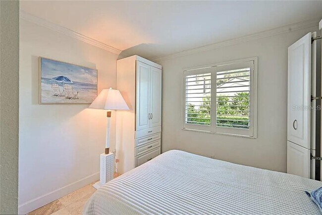 Building Photo - 852 Golden Beach Blvd