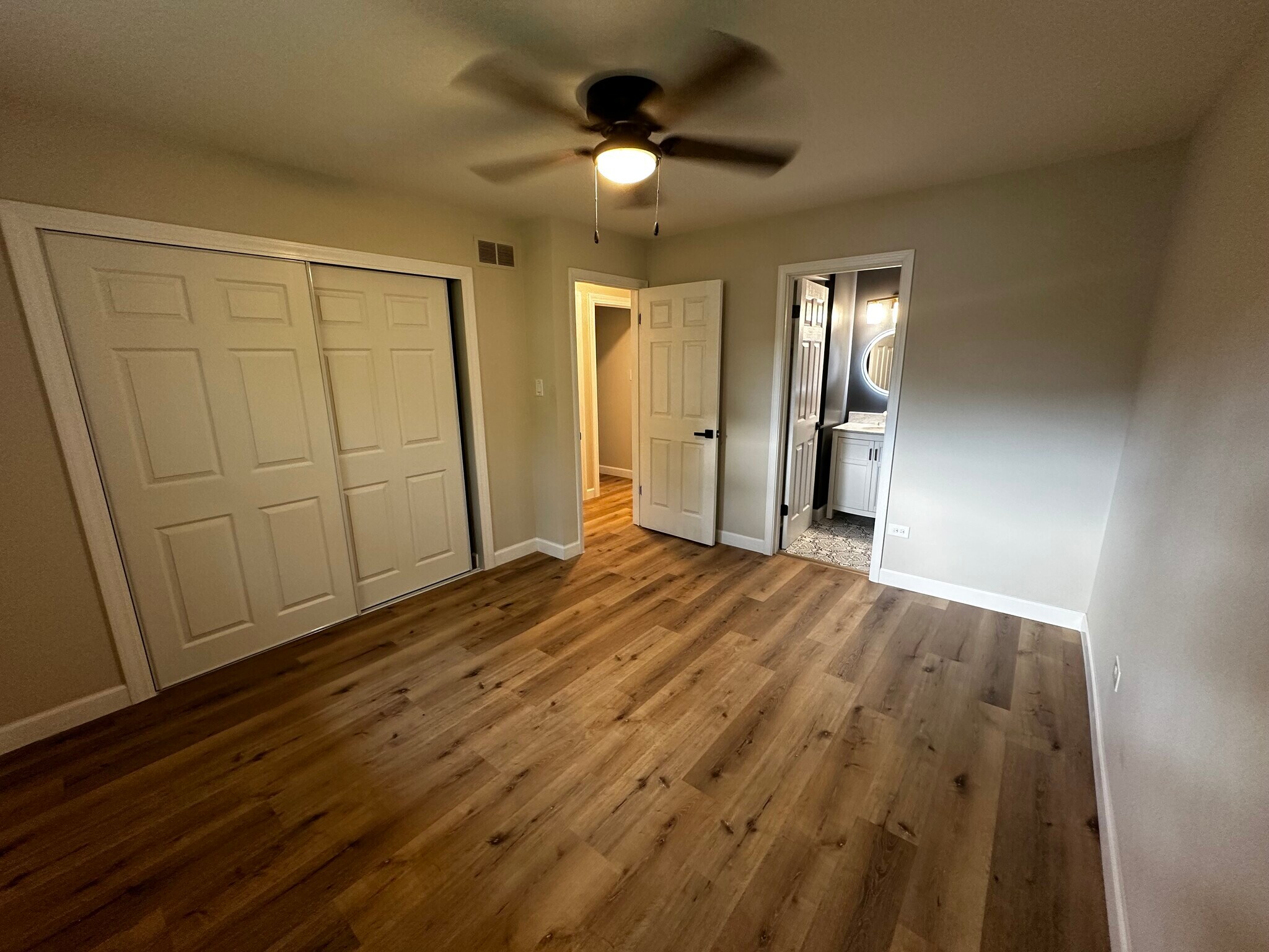 Building Photo - 10325 S Interlochen Dr